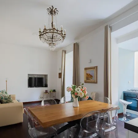 Domus Allegra Trevi Fountain - From 2 To 10 People Apartment
